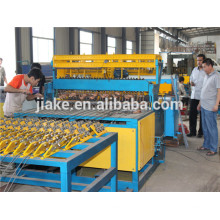 Automatic wire welding machine in coil/roller